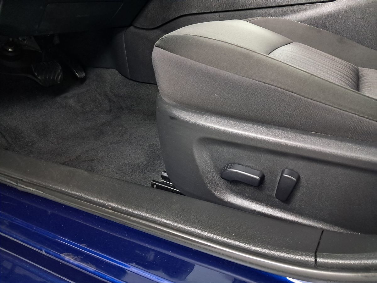 Vehicle image 6 of 29