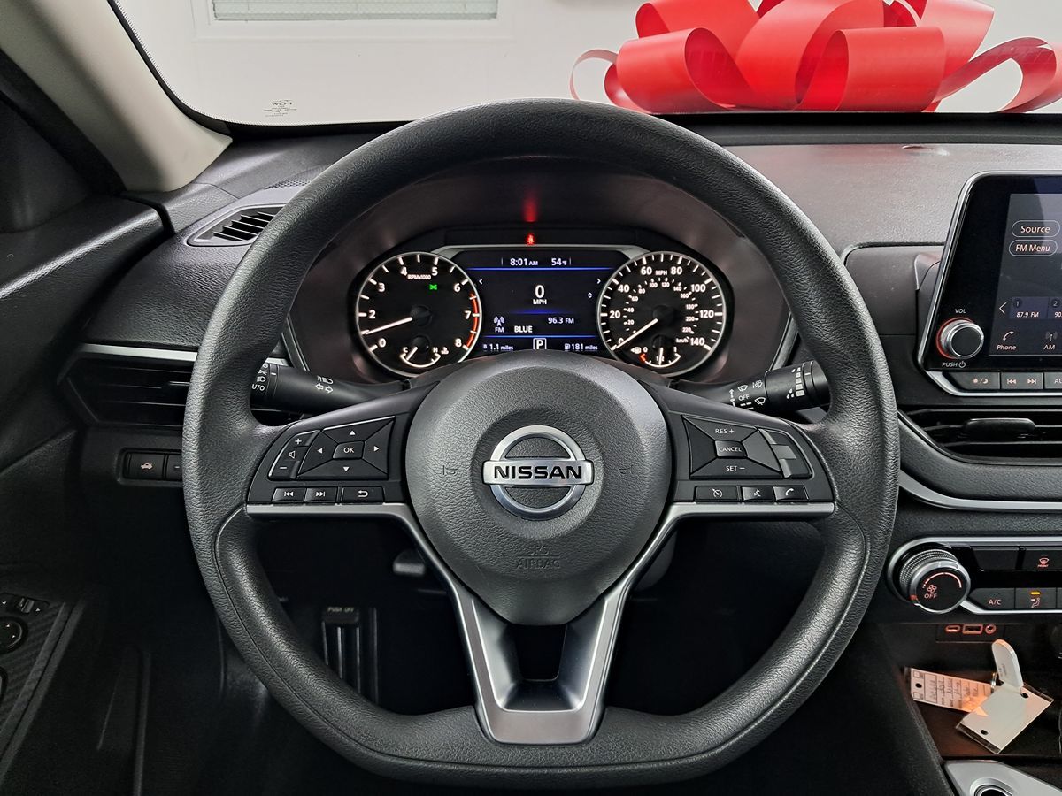 Vehicle image 8 of 29