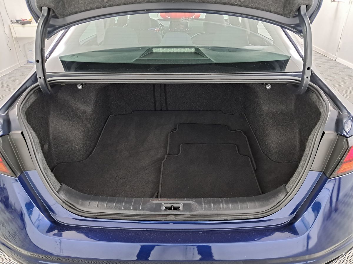Vehicle image 26 of 29