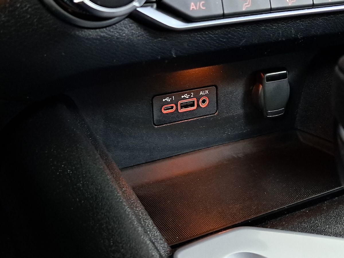 Vehicle image 18 of 29