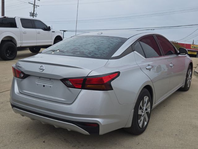 2019 Nissan Altima 2.5 S Image 5 of 7