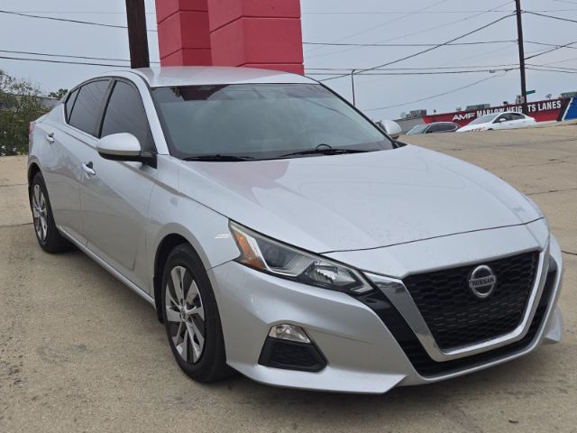 2019 Nissan Altima 2.5 S Image 4 of 7