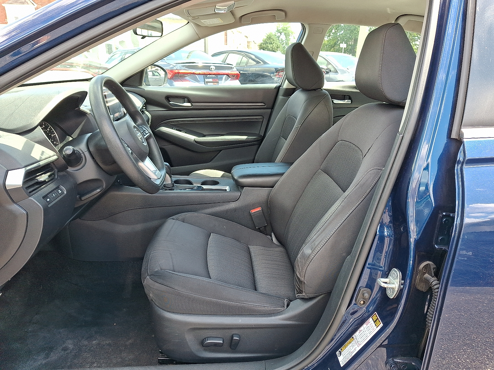 2019 Nissan Altima 2.5 S Image 12 of 29