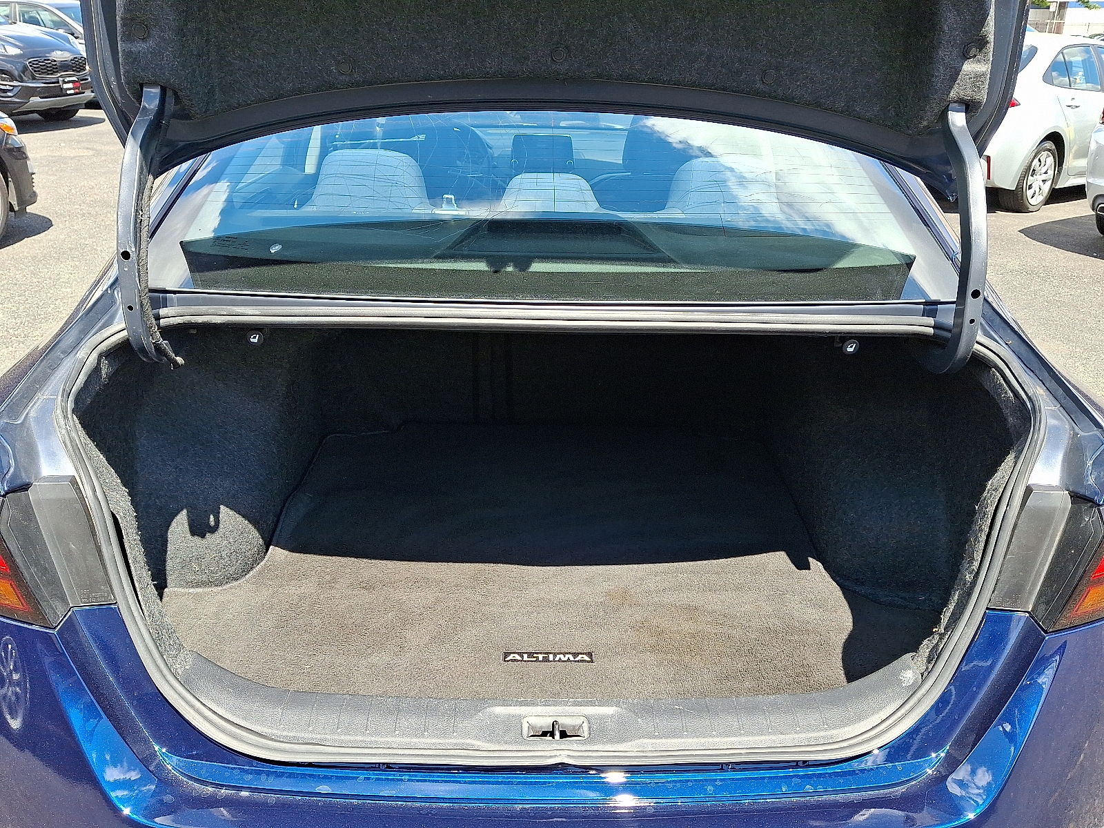 2019 Nissan Altima 2.5 S Image 10 of 29