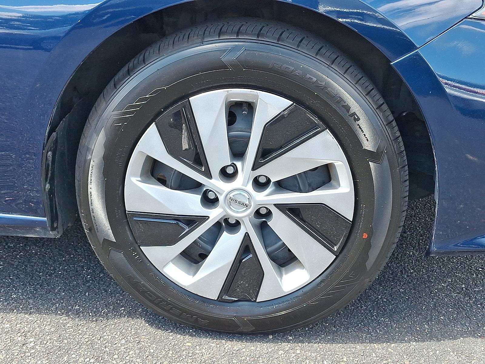 2019 Nissan Altima 2.5 S Image 9 of 29