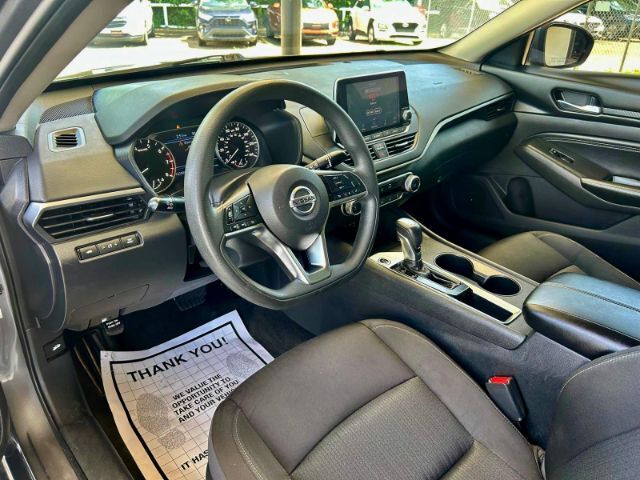 2019 Nissan Altima 2.5 S Image 10 of 16
