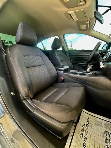 2019 Nissan Altima 2.5 S Image 8 of 16
