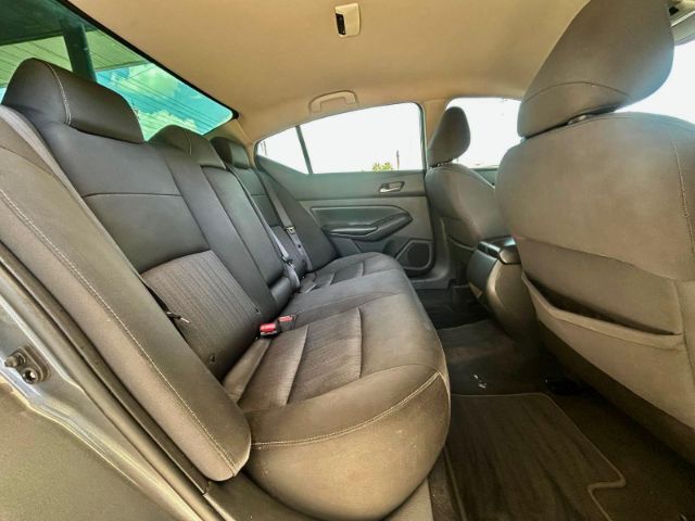 2019 Nissan Altima 2.5 S Image 7 of 16