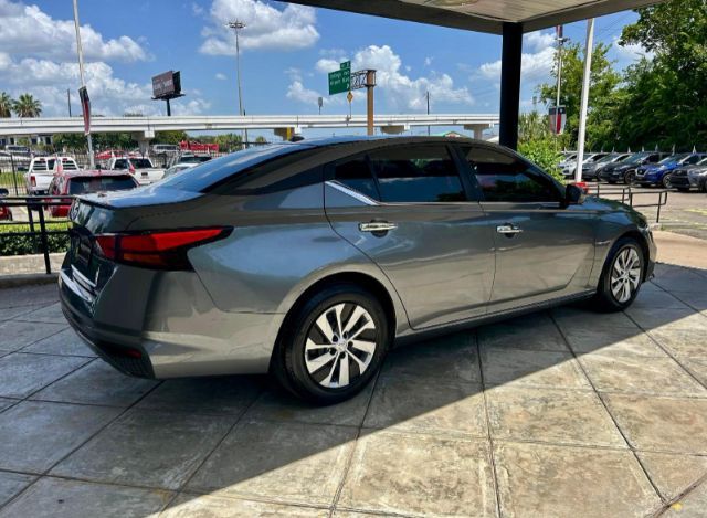 2019 Nissan Altima 2.5 S Image 3 of 16