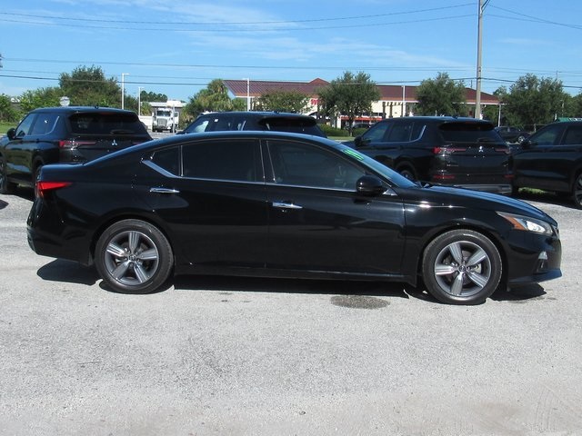 2019 Nissan Altima 2.5 SL Image 8 of 37