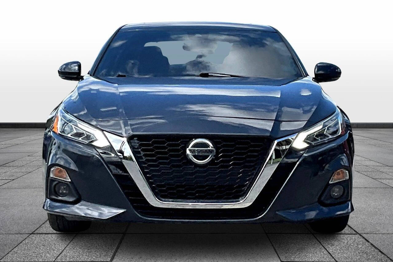 2019 Nissan Altima 2.5 SL Image 2 of 33