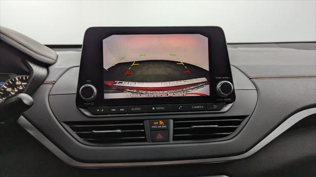 Vehicle image 19 of 29