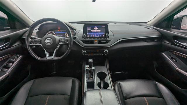 Vehicle image 16 of 29