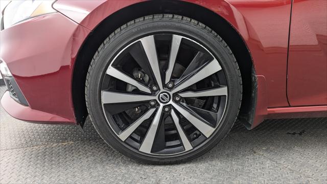 Vehicle image 11 of 29
