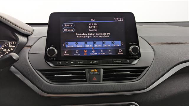 Vehicle image 18 of 29