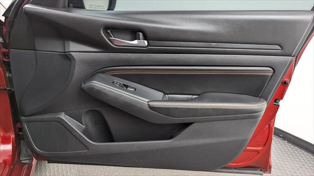Vehicle image 22 of 29