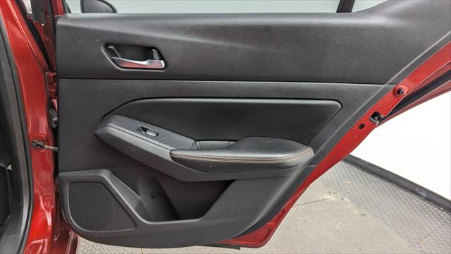 Vehicle image 23 of 29