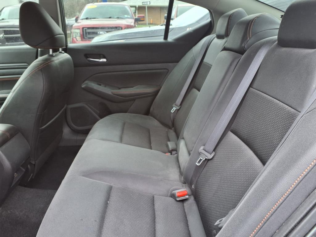 2019 Nissan Altima 2.5 SR Image 7 of 15