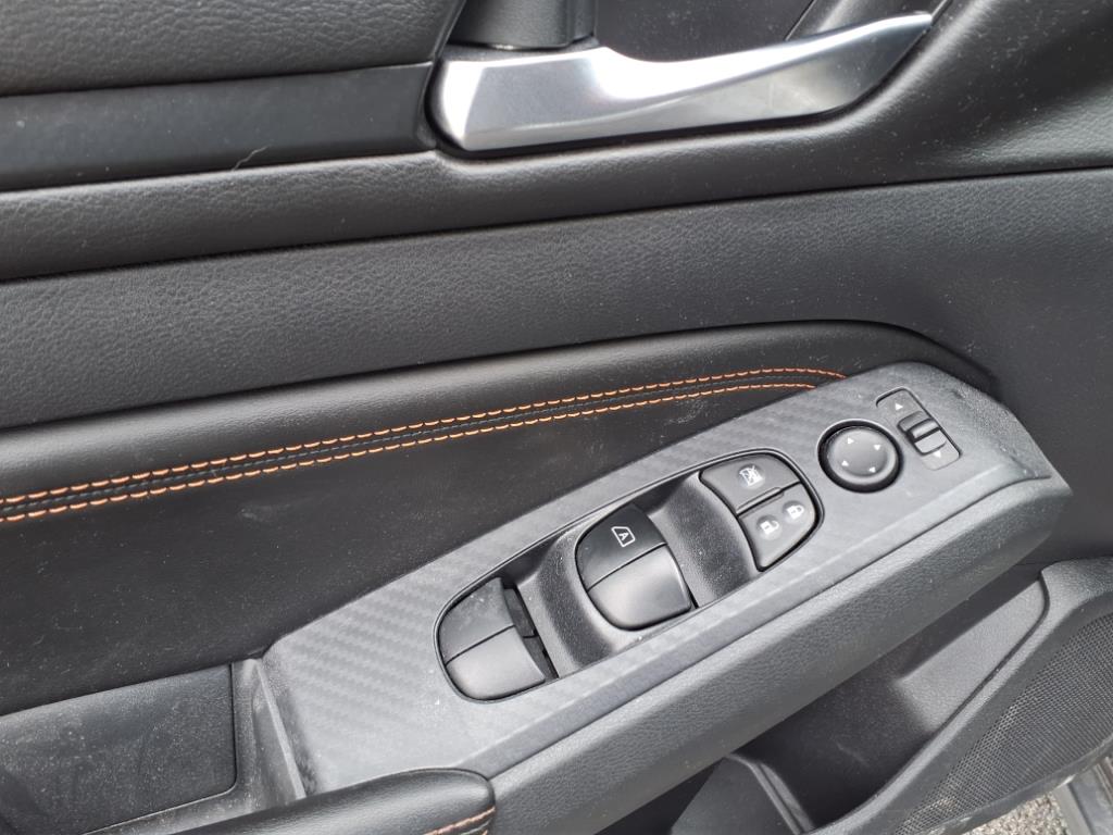2019 Nissan Altima 2.5 SR Image 8 of 15