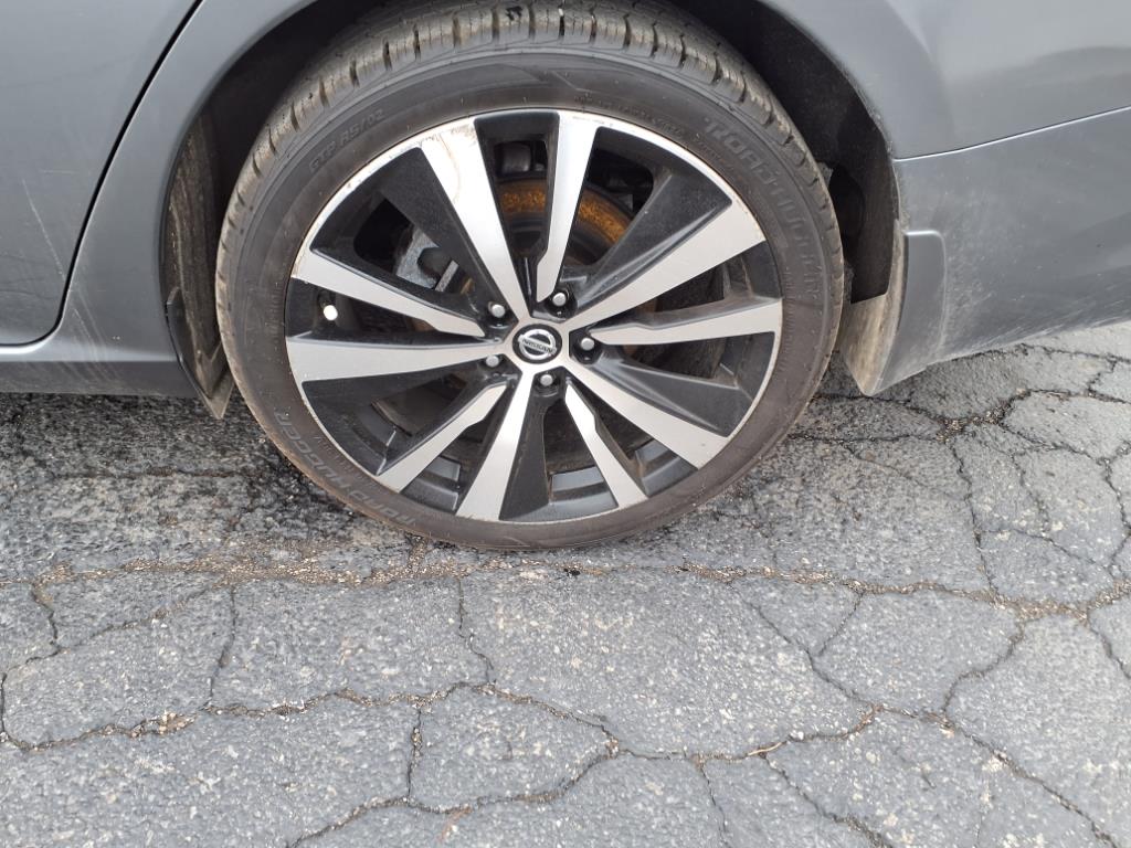 2019 Nissan Altima 2.5 SR Image 4 of 15