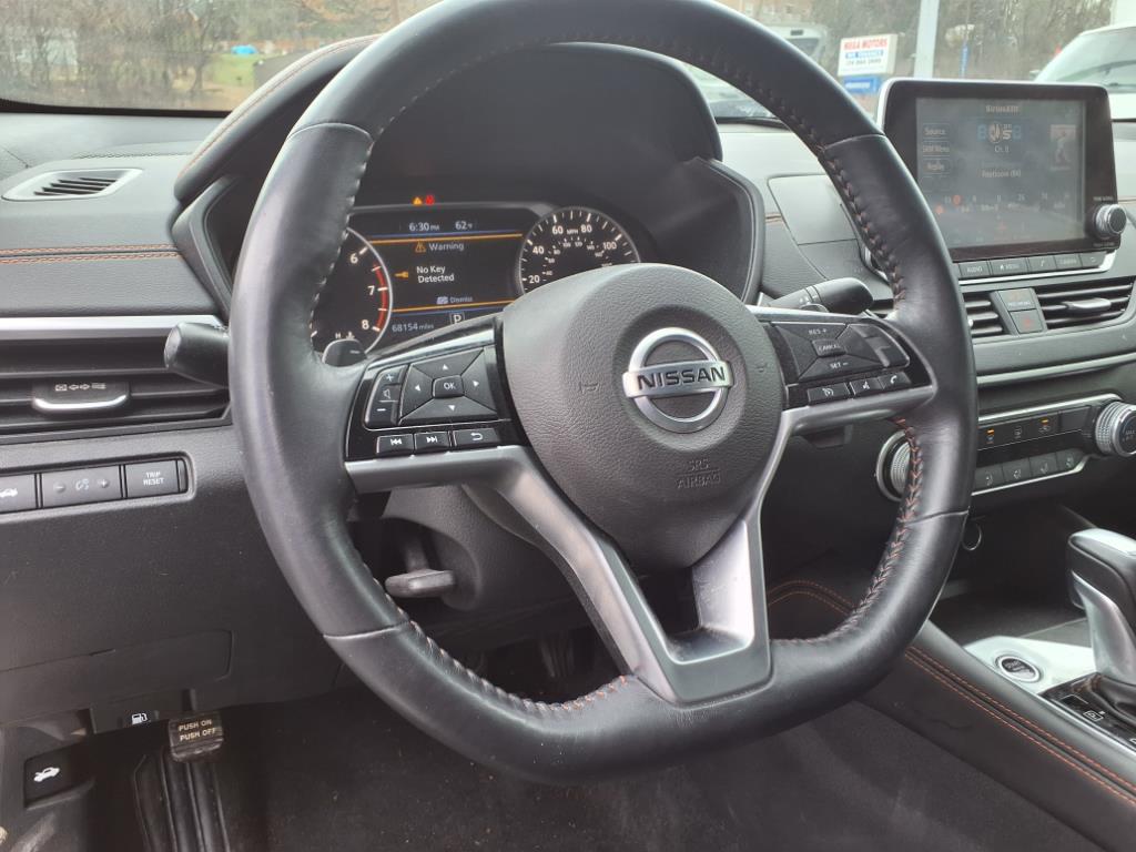 2019 Nissan Altima 2.5 SR Image 6 of 15