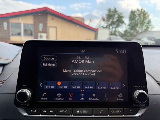 Vehicle image 26 of 37