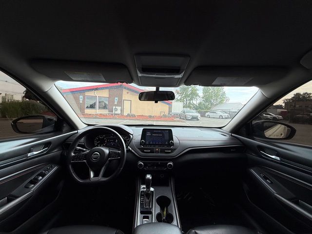 Vehicle image 20 of 37