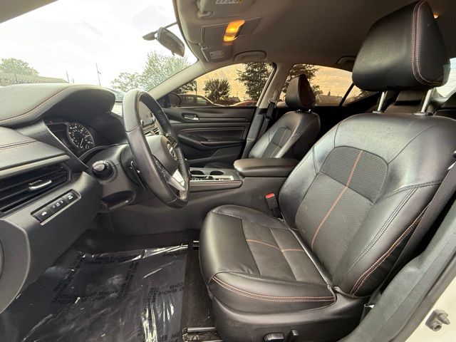 Vehicle image 17 of 37