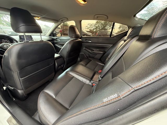 Vehicle image 16 of 37