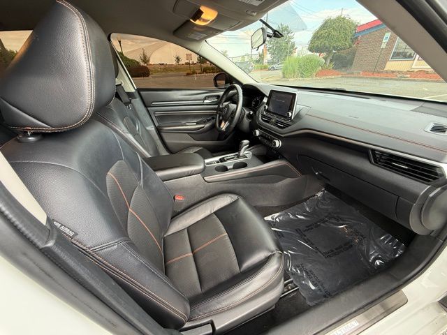 Vehicle image 19 of 37