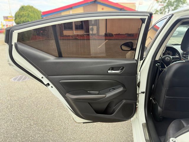 Vehicle image 35 of 37