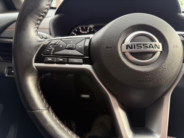 Vehicle image 24 of 37