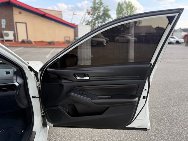 Vehicle image 36 of 37