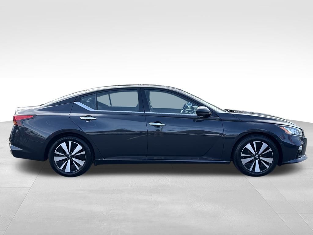 2019 Nissan Altima 2.5 SV Image 4 of 31
