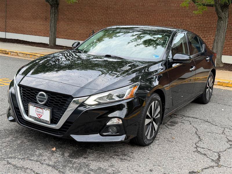2019 Nissan Altima 2.5 SV Image 2 of 51