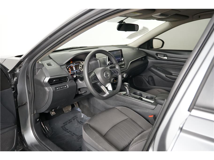 2019 Nissan Altima 2.5 S Image 16 of 27