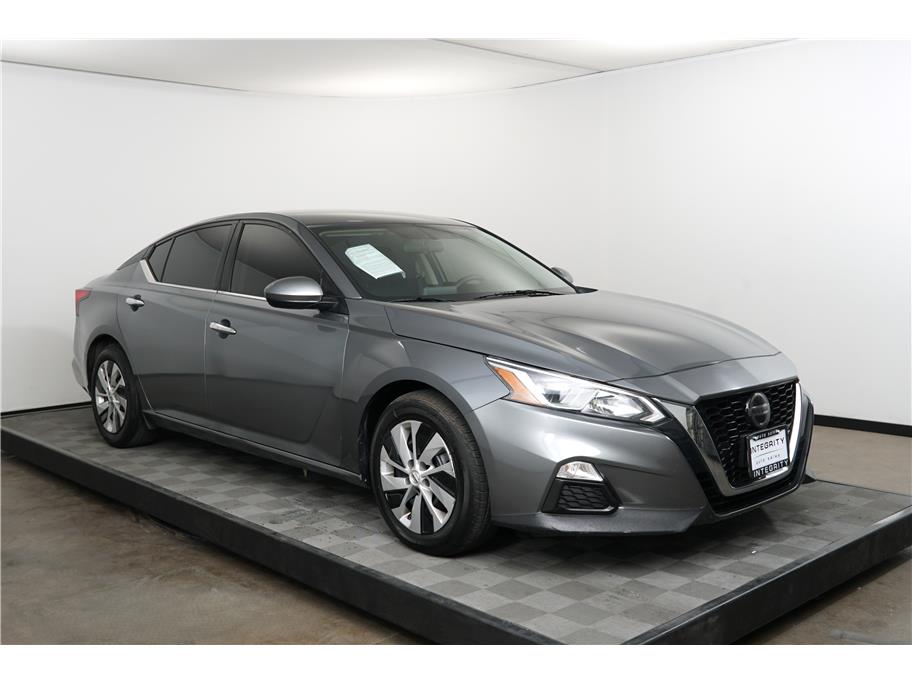 2019 Nissan Altima 2.5 S Image 3 of 27