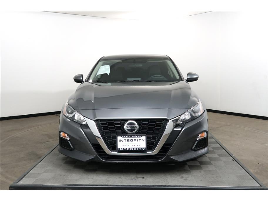 2019 Nissan Altima 2.5 S Image 2 of 27