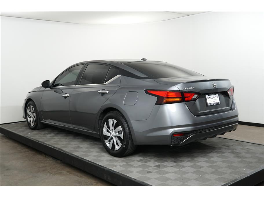 2019 Nissan Altima 2.5 S Image 7 of 27