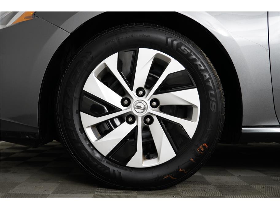 2019 Nissan Altima 2.5 S Image 10 of 27