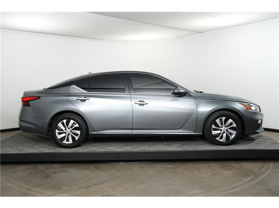 2019 Nissan Altima 2.5 S Image 4 of 27