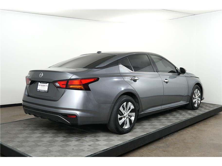 2019 Nissan Altima 2.5 S Image 5 of 27