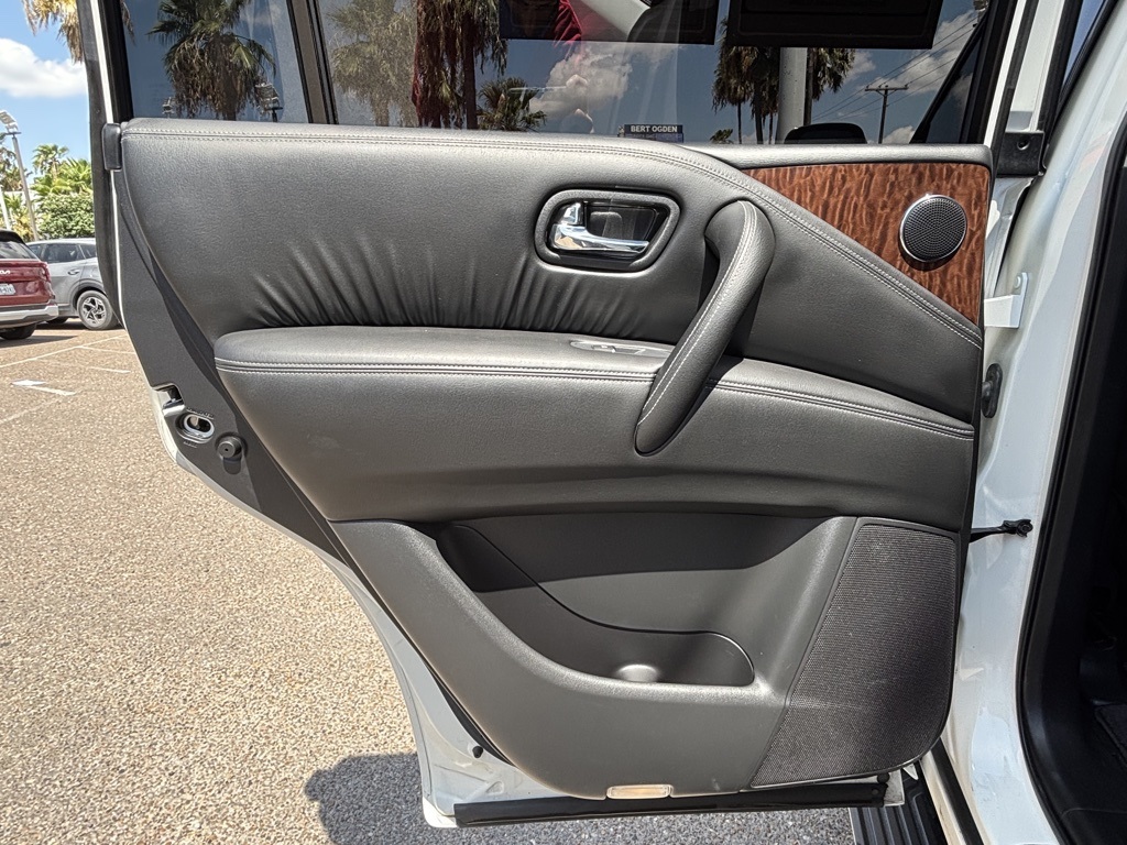 Vehicle image 19 of 22