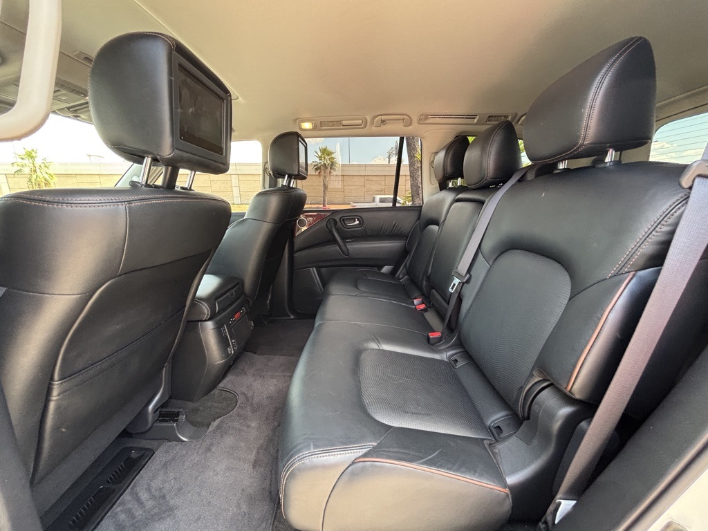 Vehicle image 10 of 22
