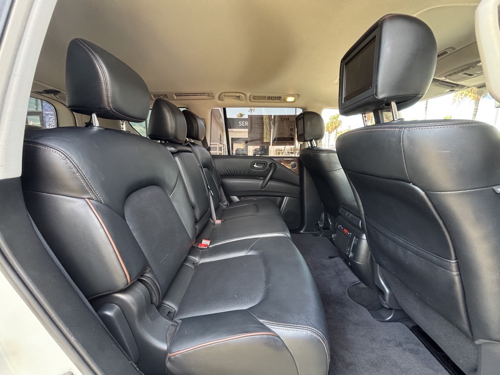 Vehicle image 9 of 22