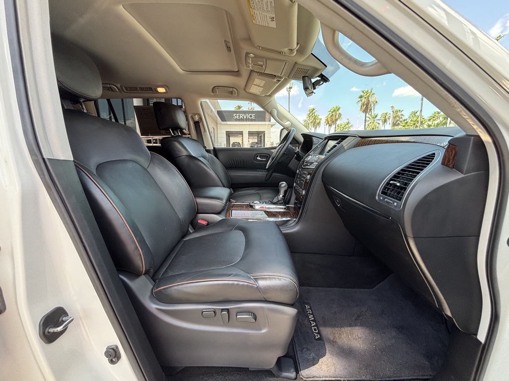 Vehicle image 11 of 22
