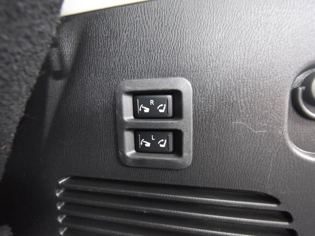 Vehicle image 40 of 62