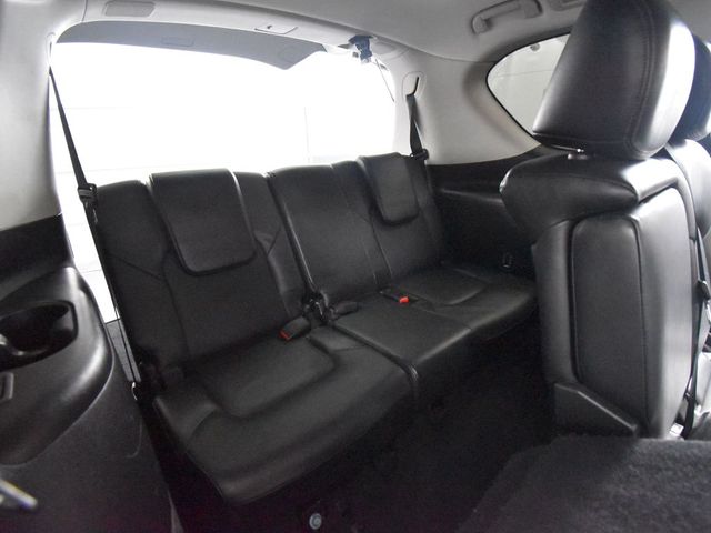 Vehicle image 32 of 62