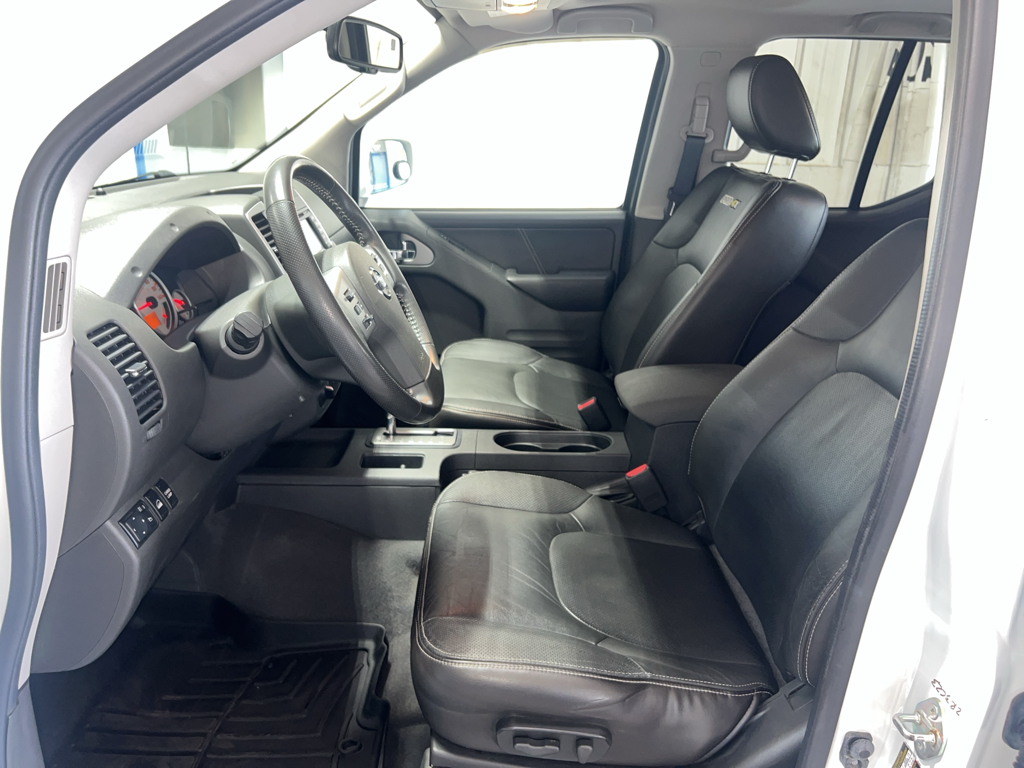 Vehicle image 9 of 21