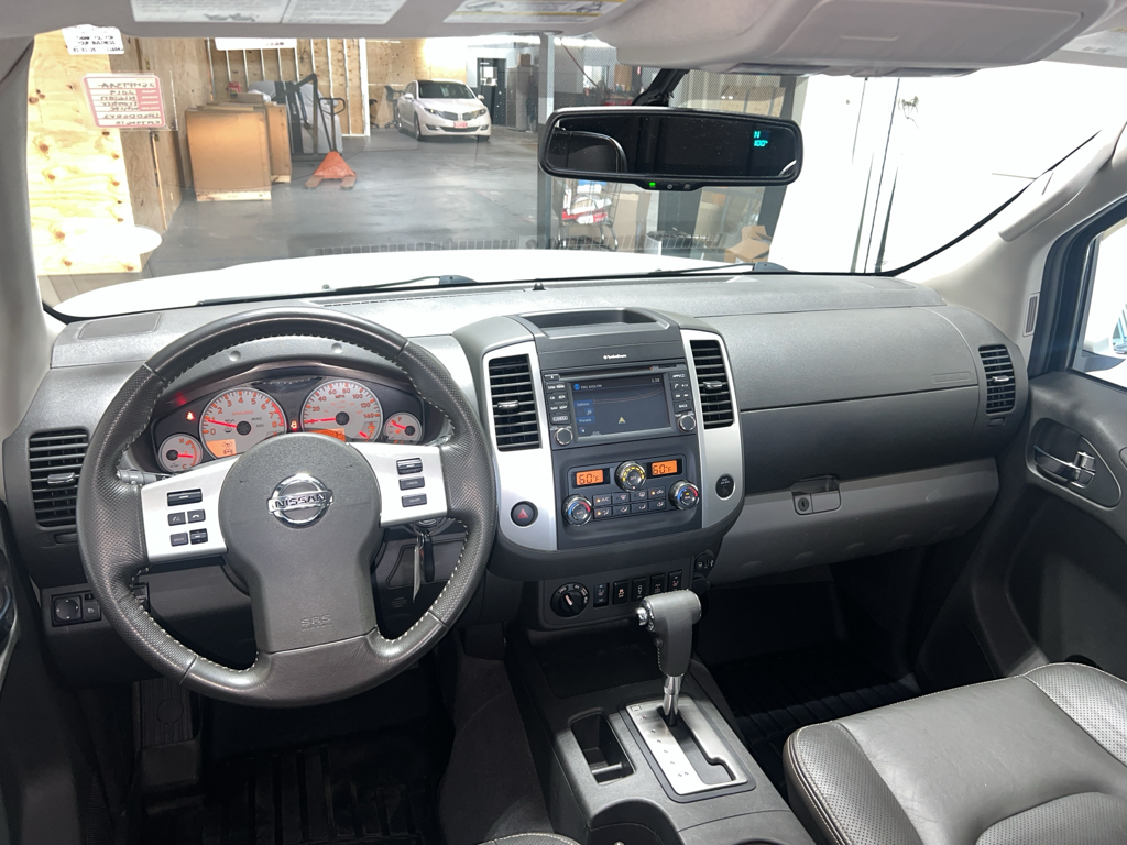 Vehicle image 11 of 21